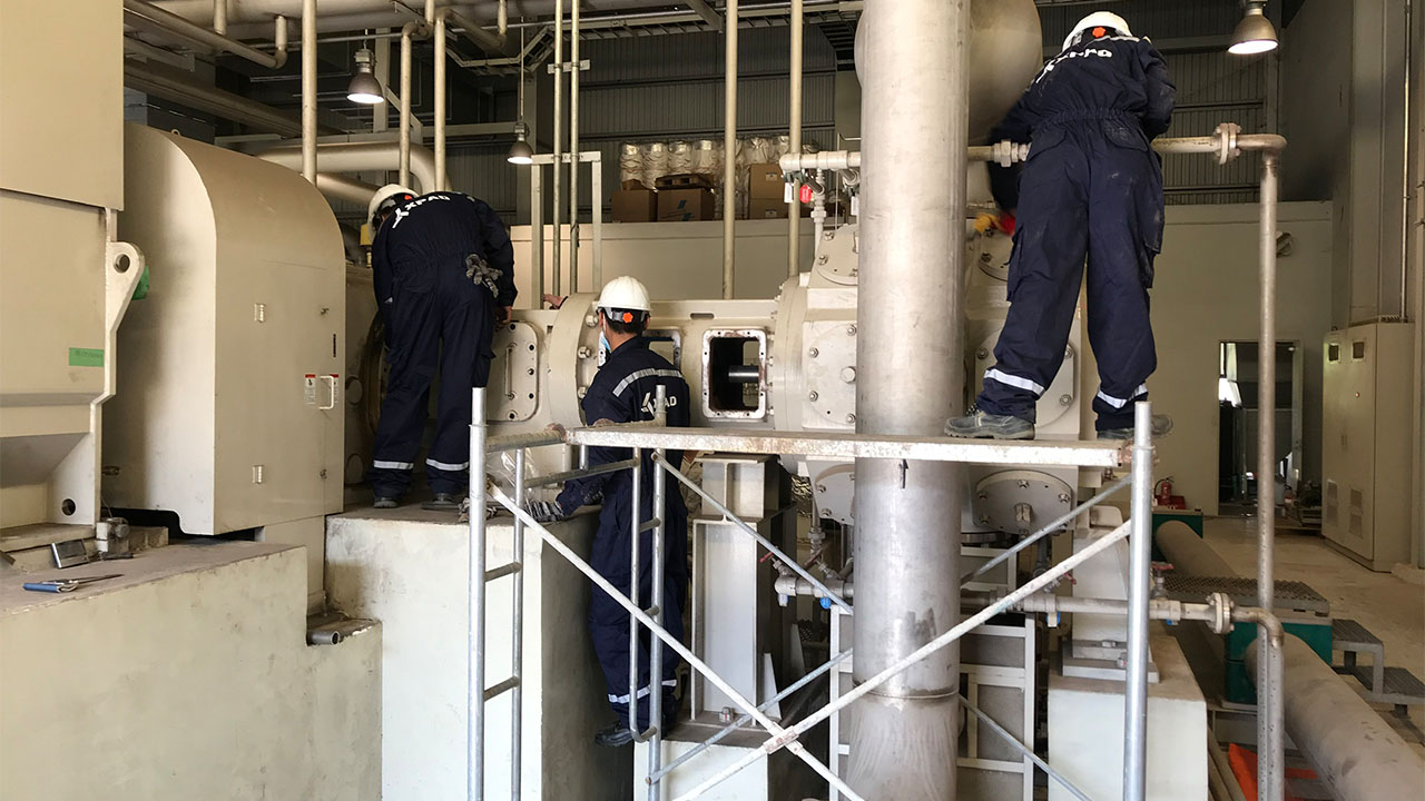 OVERHAUL OXYGEN COMPRESSOR